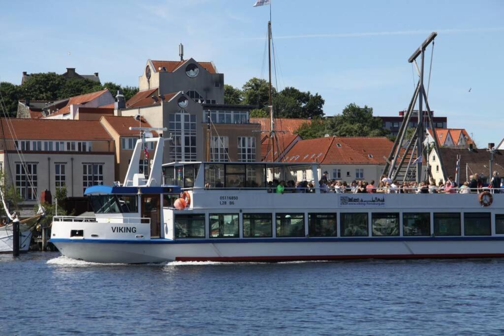 Gemuetliche Haushaelfte Mit Garten Und Terrasse Flensburg Exterior photo