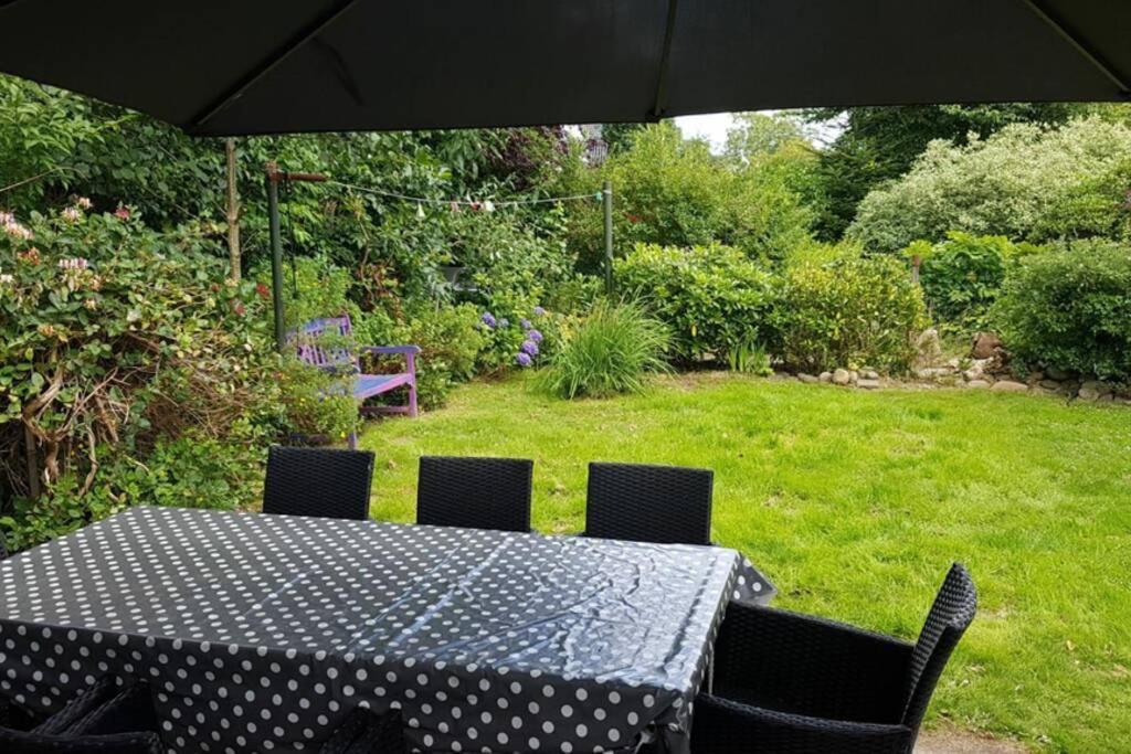 Gemuetliche Haushaelfte Mit Garten Und Terrasse Flensburg Exterior photo