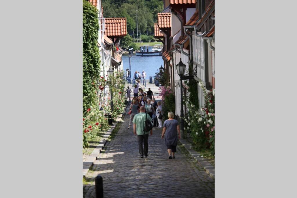 Gemuetliche Haushaelfte Mit Garten Und Terrasse Flensburg Exterior photo